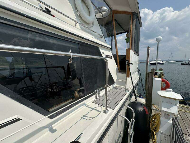 PerfectSeas 42ft Carver Yacht For Sale