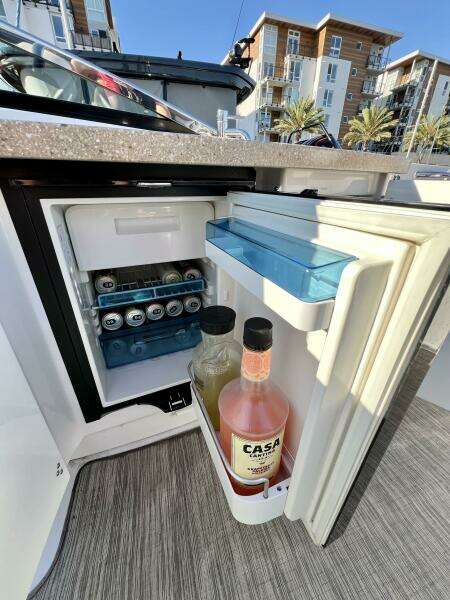 30ft Four Winns Yacht For Sale