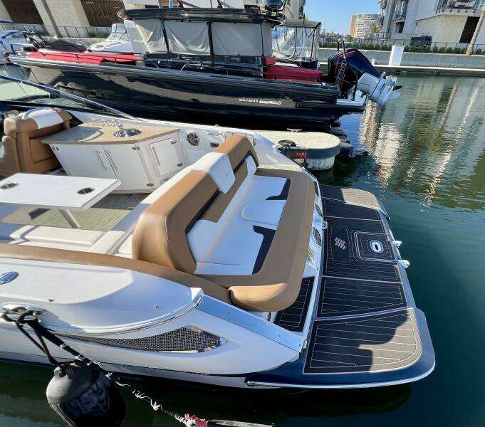 30ft Four Winns Yacht For Sale