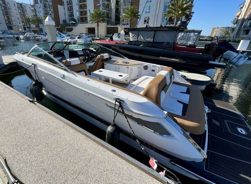 30ft Four Winns Yacht For Sale
