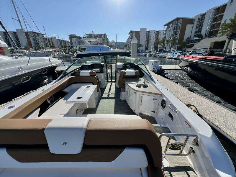 30ft Four Winns Yacht For Sale