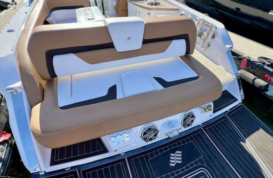 30ft Four Winns Yacht For Sale