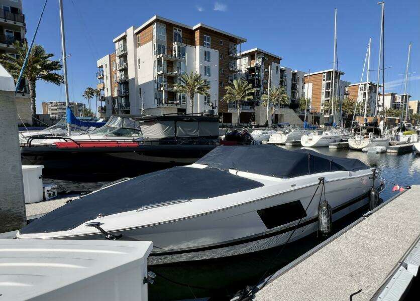 30ft Four Winns Yacht For Sale