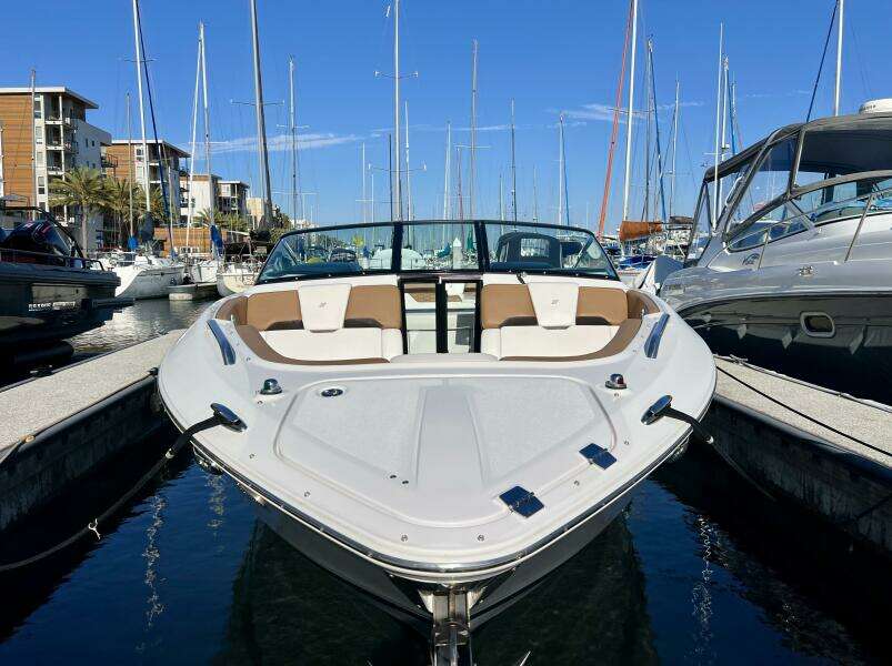 30ft Four Winns Yacht For Sale