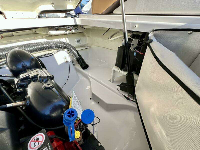 30ft Four Winns Yacht For Sale