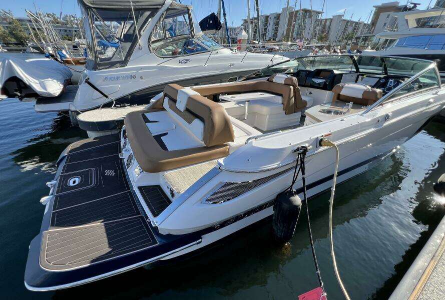 30ft Four Winns Yacht For Sale