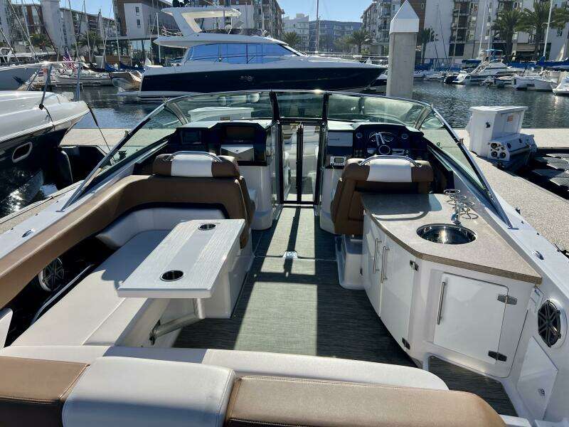 30ft Four Winns Yacht For Sale