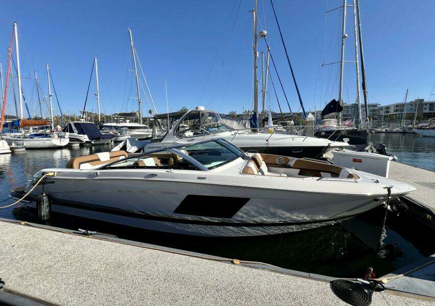 30ft Four Winns Yacht For Sale