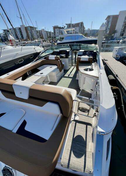 30ft Four Winns Yacht For Sale