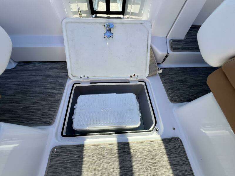 30ft Four Winns Yacht For Sale