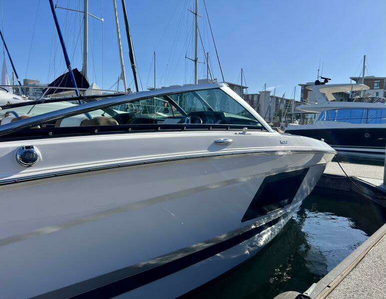 30ft Four Winns Yacht For Sale