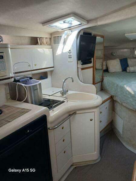 Light Wave 33ft Sea Ray Yacht For Sale