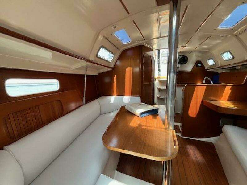32ft Beneteau Yacht For Sale