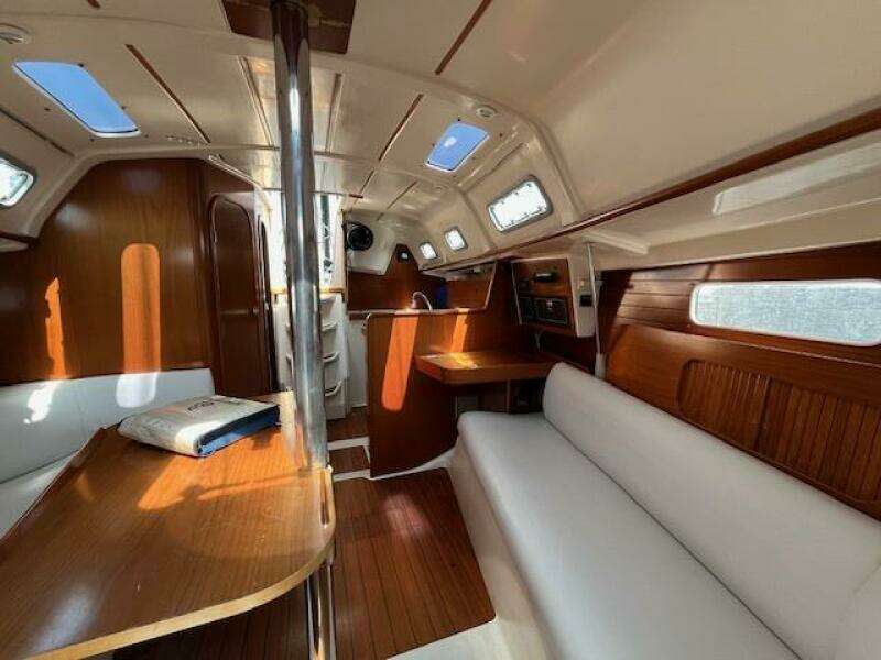32ft Beneteau Yacht For Sale