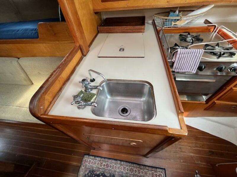 39ft Chaser Yachts Yacht For Sale