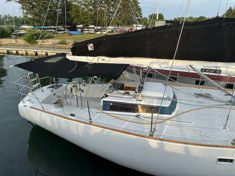 39ft Chaser Yachts Yacht For Sale