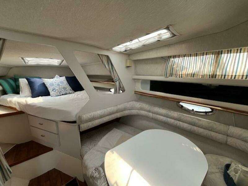 32ft Cruisers Yacht For Sale