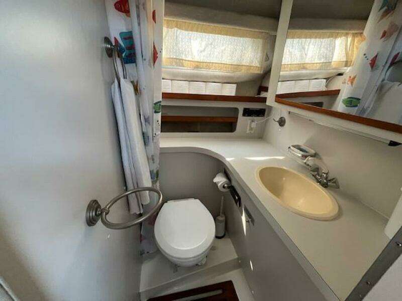 32ft Cruisers Yacht For Sale