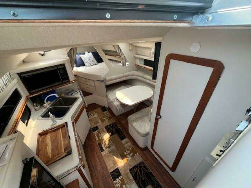 32ft Cruisers Yacht For Sale