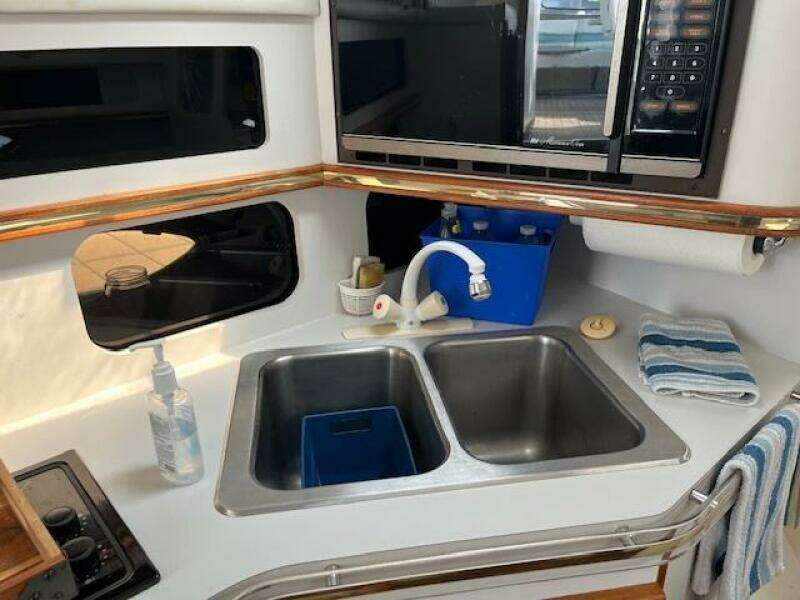 32ft Cruisers Yacht For Sale