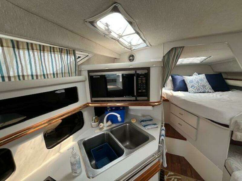 32ft Cruisers Yacht For Sale