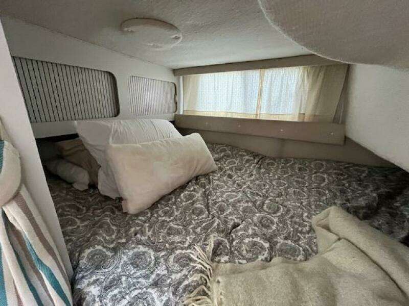 32ft Cruisers Yacht For Sale
