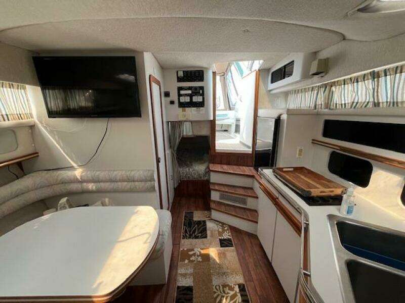 32ft Cruisers Yacht For Sale