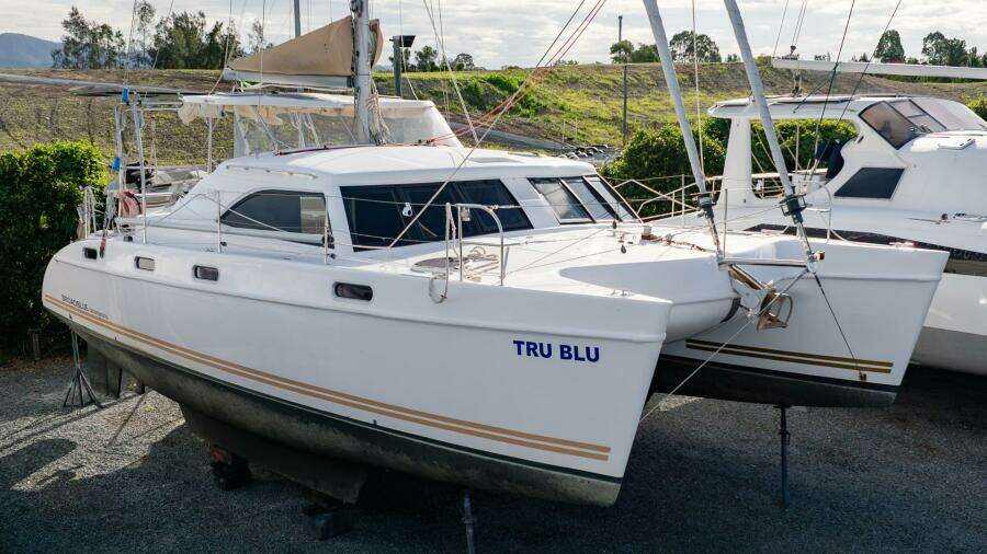 Tru Blu 38ft Broadblue Yacht For Sale