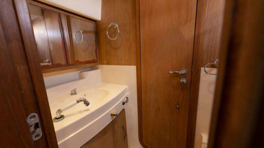 Tru Blu 38ft Broadblue Yacht For Sale