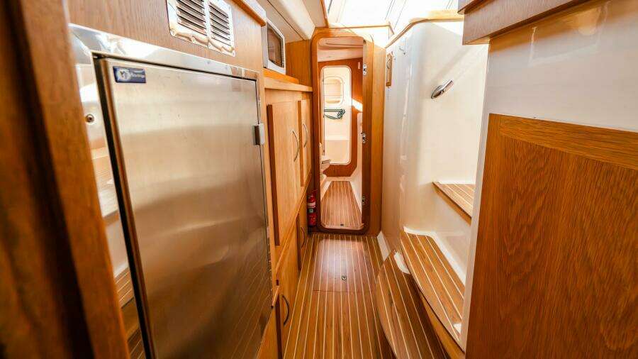 Tru Blu 38ft Broadblue Yacht For Sale