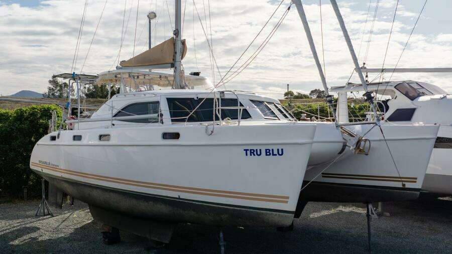 Tru Blu 38ft Broadblue Yacht For Sale