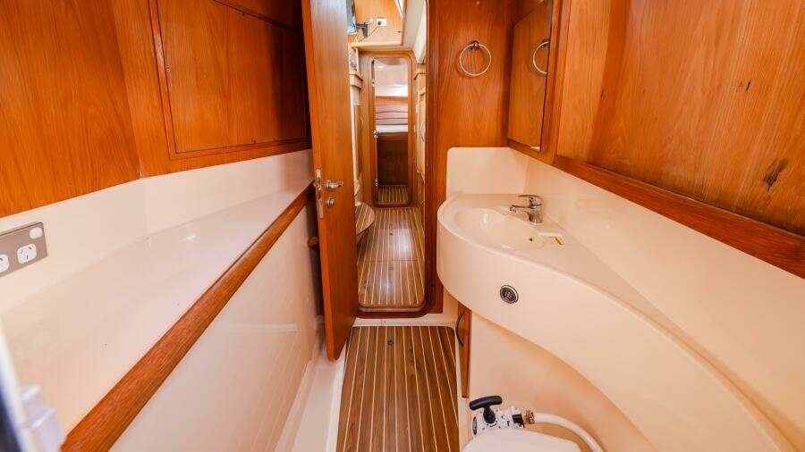 Tru Blu 38ft Broadblue Yacht For Sale