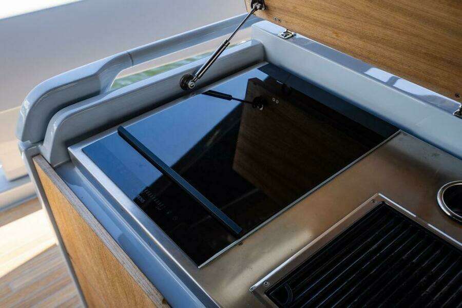 Snack Money 72ft Bluegame Yacht For Sale