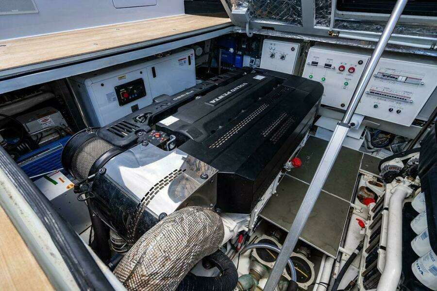 Snack Money 72ft Bluegame Yacht For Sale