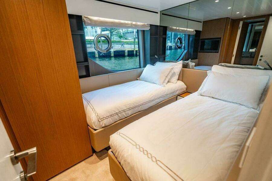 Snack Money 72ft Bluegame Yacht For Sale