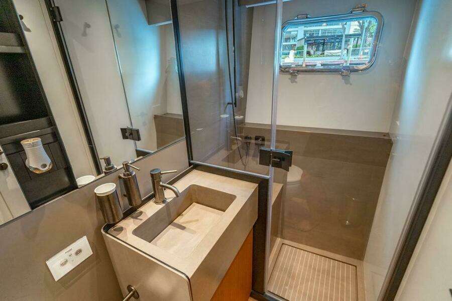 Snack Money 72ft Bluegame Yacht For Sale