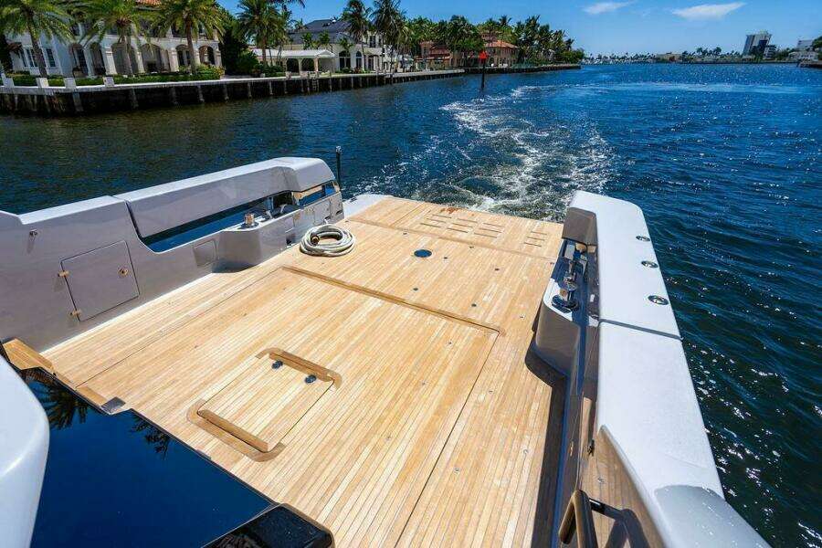 Snack Money 72ft Bluegame Yacht For Sale