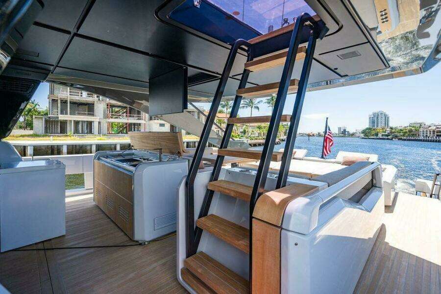 Snack Money 72ft Bluegame Yacht For Sale