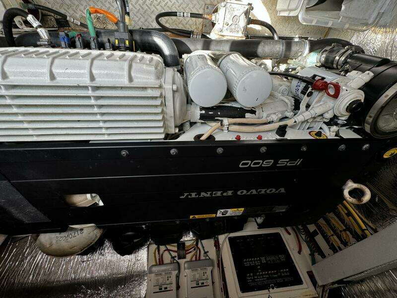 45ft Cruisers Yachts Yacht For Sale