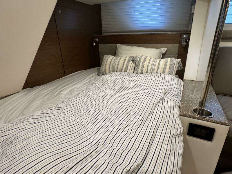 45ft Cruisers Yachts Yacht For Sale