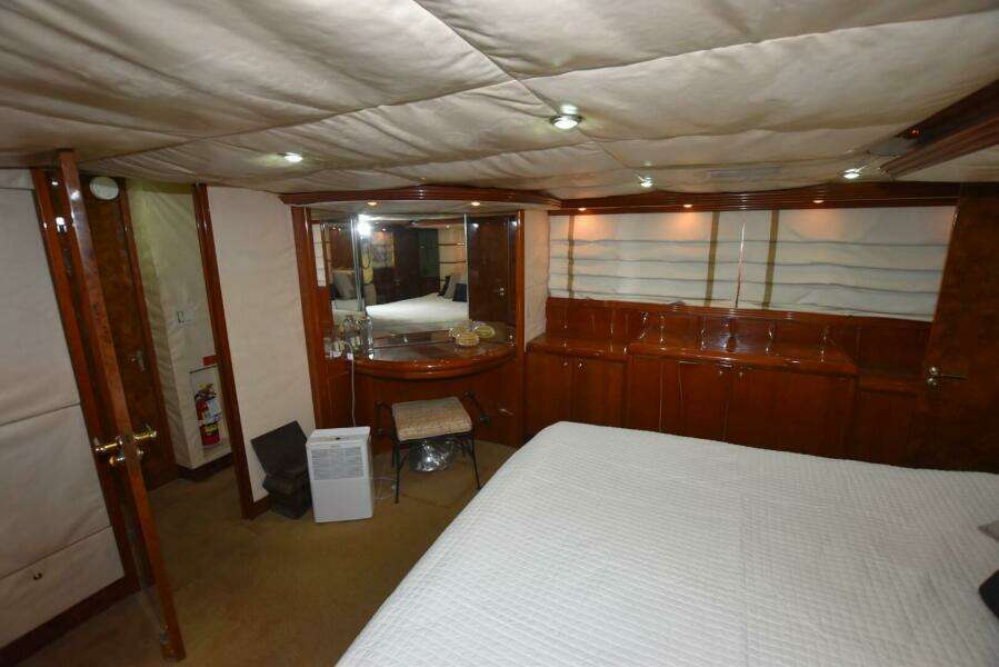 The Dream 74ft Hatteras Yacht For Sale
