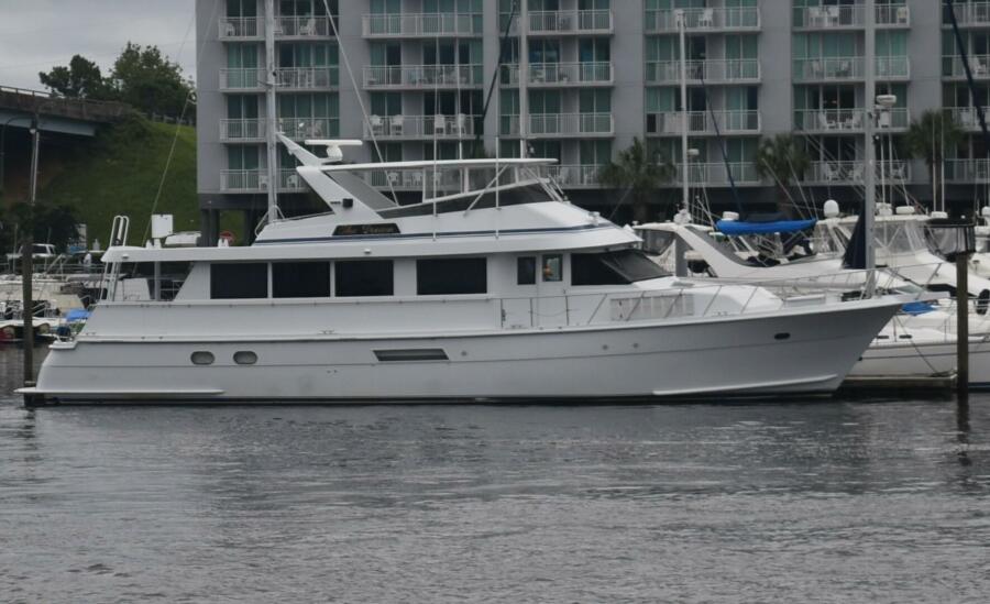photo of 74' Hatteras 1998