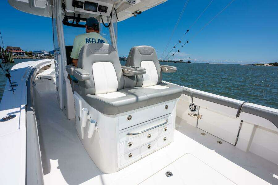 2022 Regulator 31 Dave 087