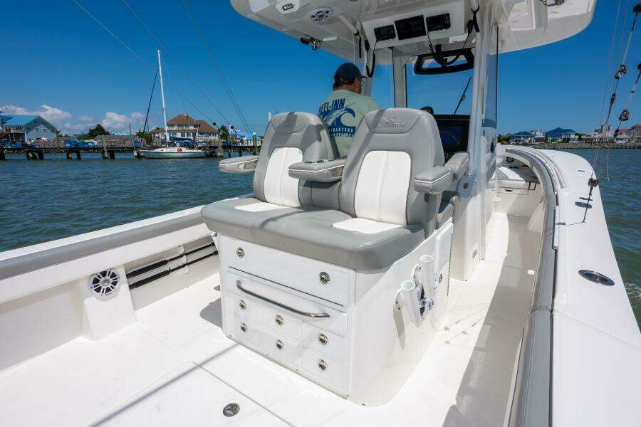 2022 Regulator 31 Dave 086