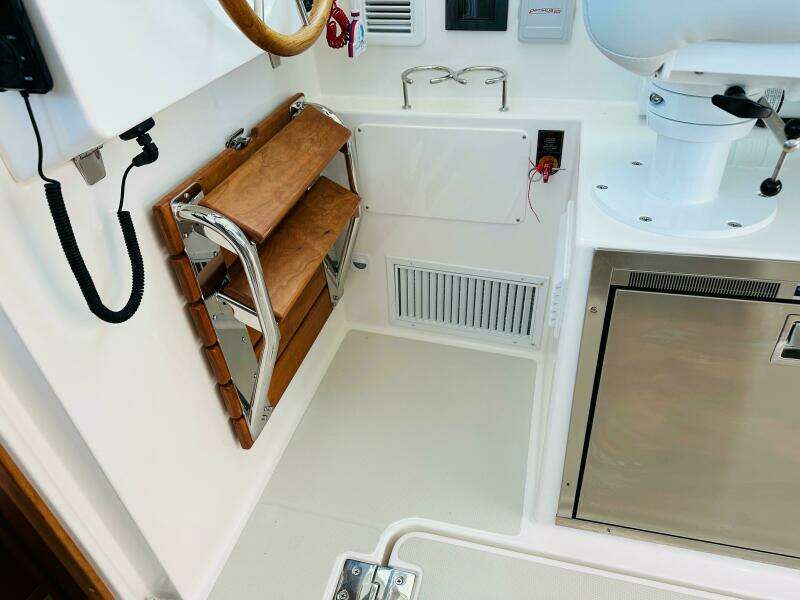 Summer Sounds 34ft Back Cove Yacht For Sale