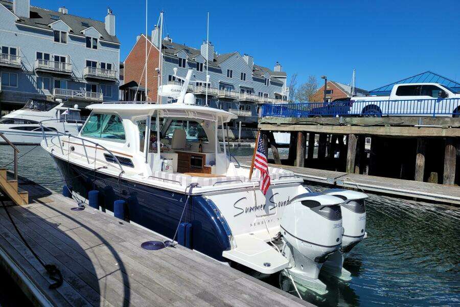Summer Sounds 34ft Back Cove Yacht For Sale