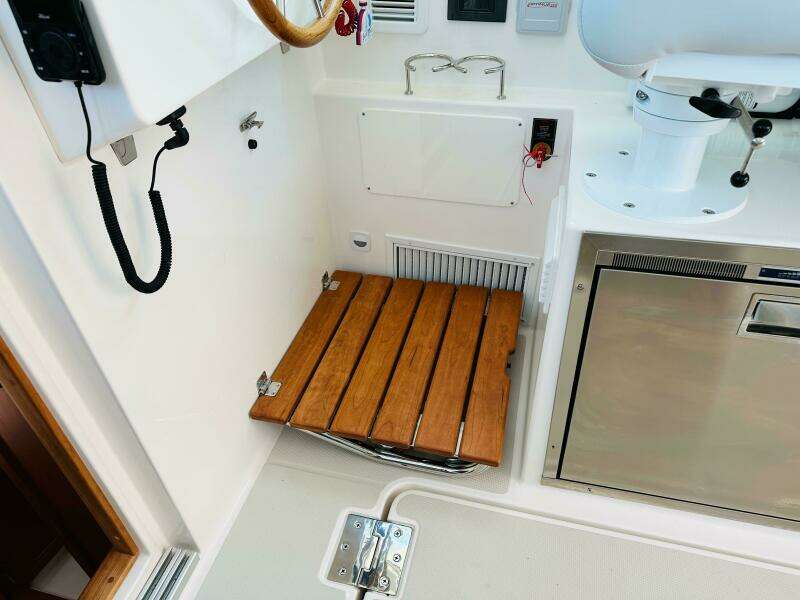 Summer Sounds 34ft Back Cove Yacht For Sale