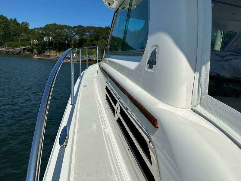Summer Sounds 34ft Back Cove Yacht For Sale