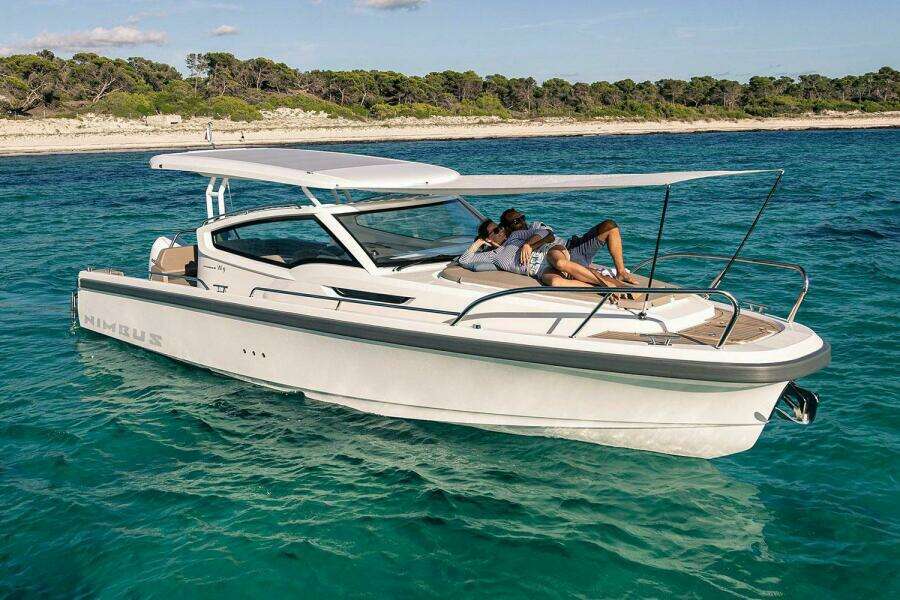 30ft Nimbus Yacht For Sale