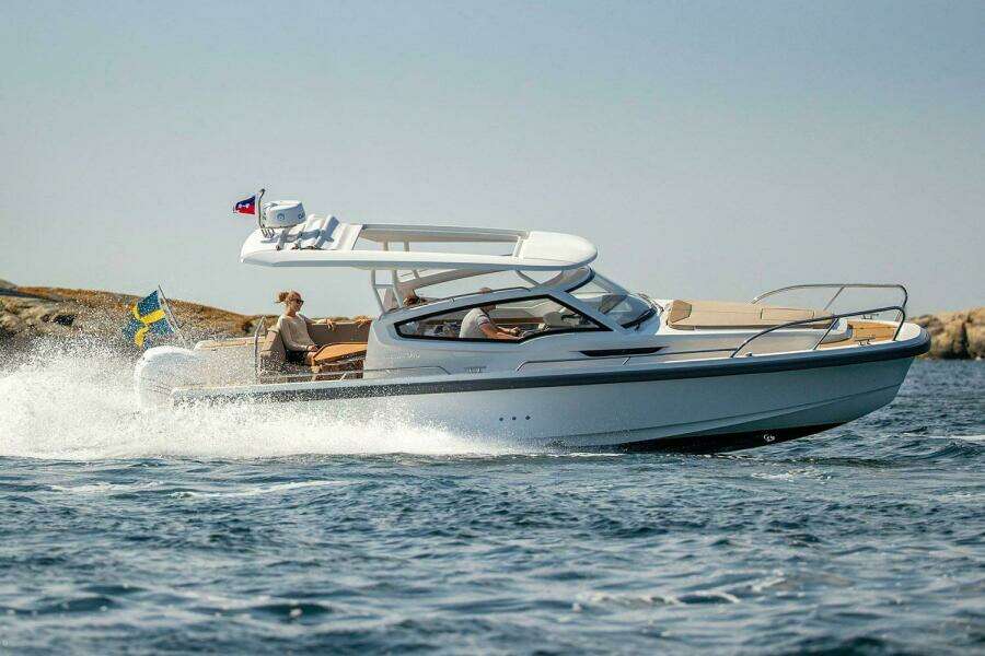 30ft Nimbus Yacht For Sale